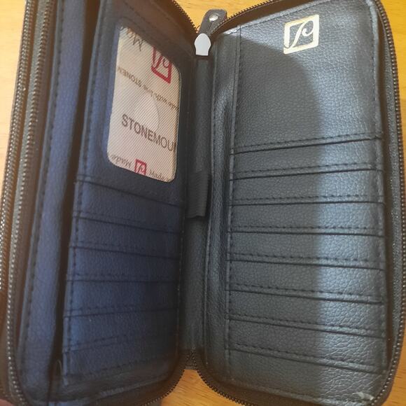 Stone Mountain Embossed Paisley Small Gray Shoulder Clutch Purse - Picture 4 of 9